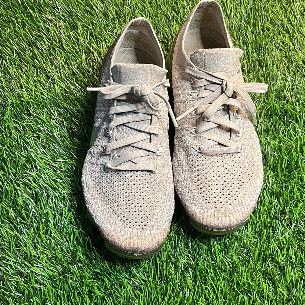 Nike Women’sFlyKnit  vapormaxKnit Lace-Up Sneakers - Light Beige